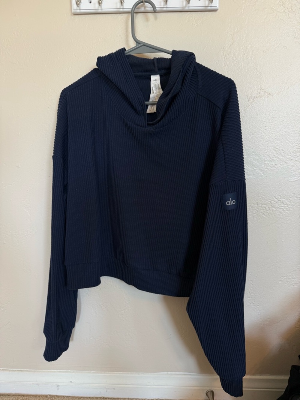 ALO Yoga Ribbed Cropped Hoodie - Dark Navy